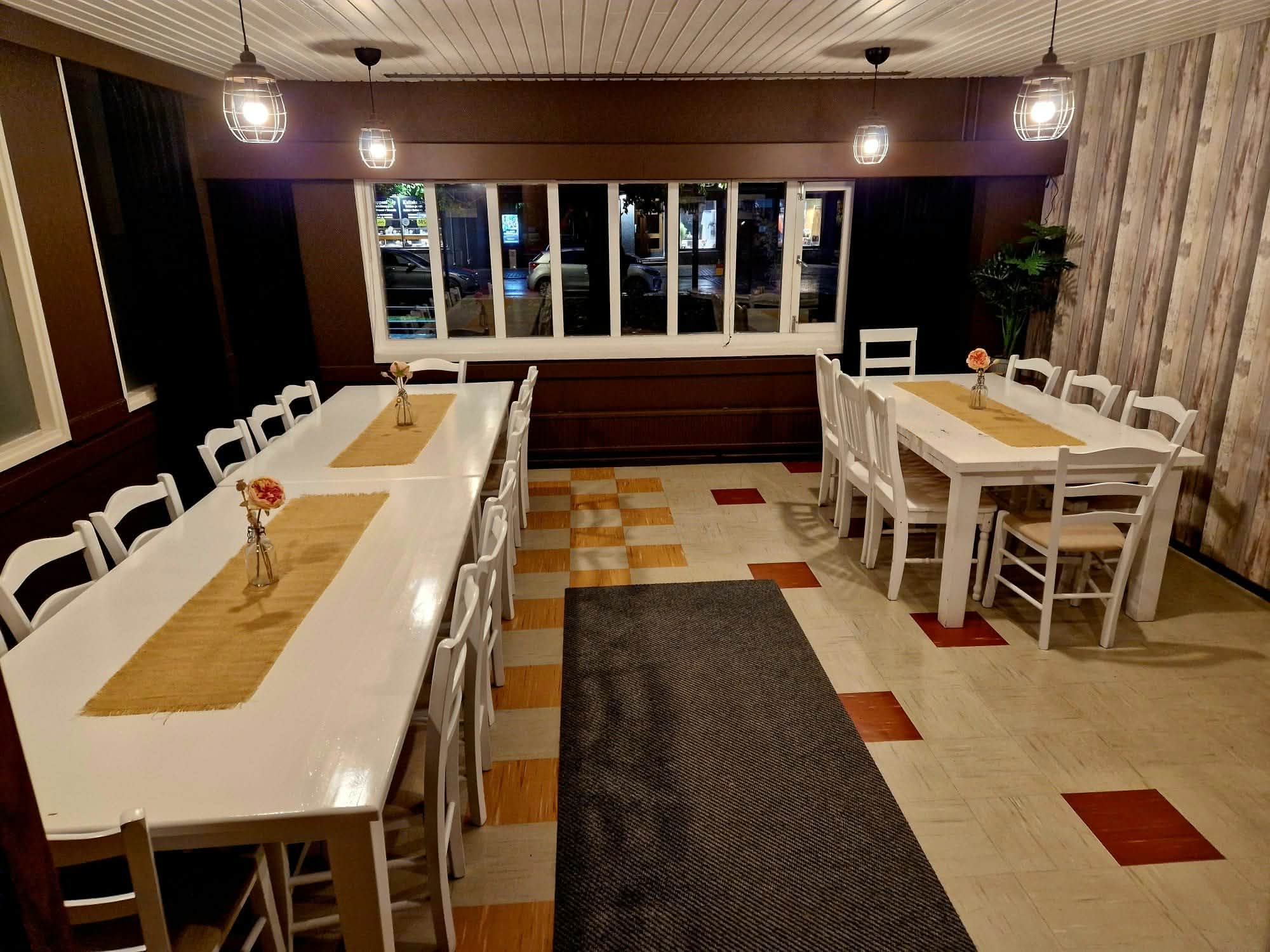 Kabinetti katettuna yksityistilaisuutta varten